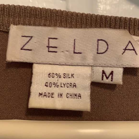 Stunning Zelda sweater - Picture 5 of 5